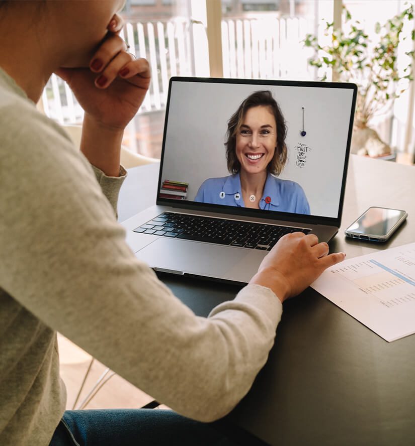 two employees collaborating on virtual call in digital workplace