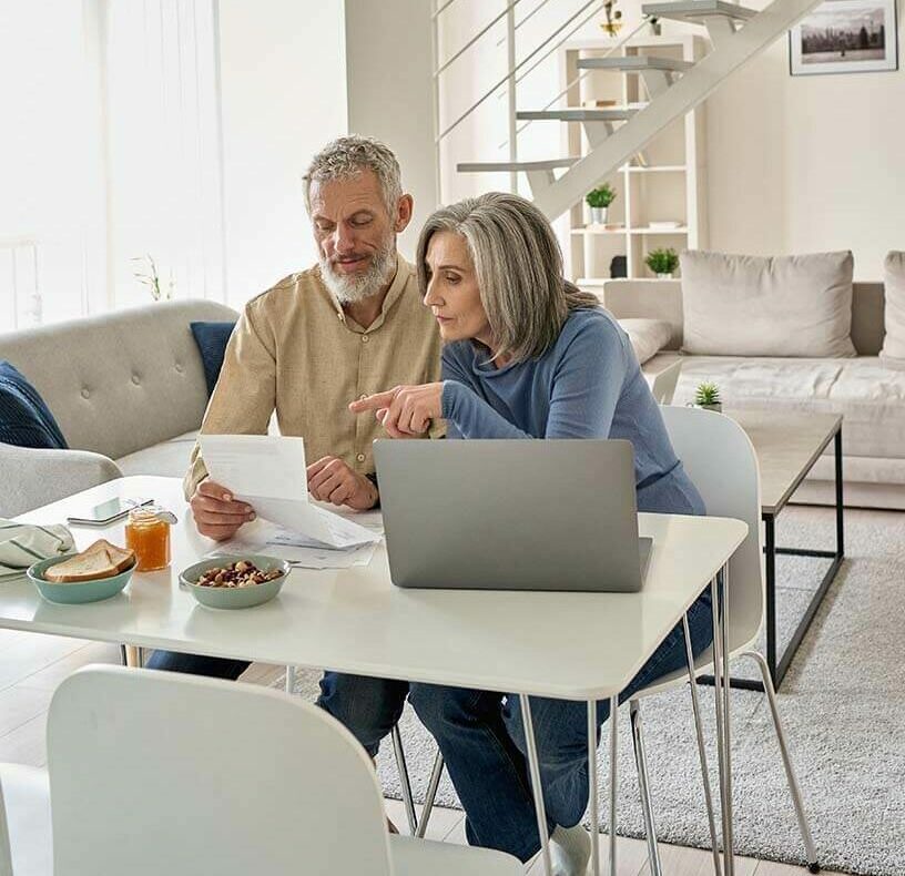 couple viewing healthcare payer plans